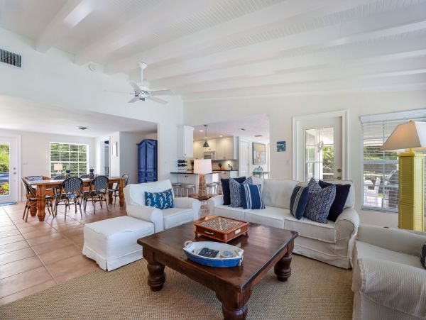 5 Minute Walk to Beach Anna Maria Island Vacation Pool Home