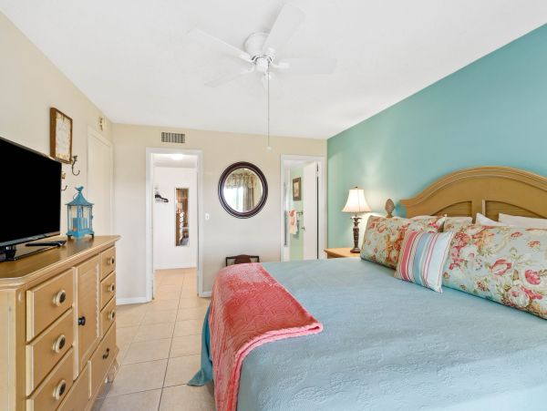 Two Bedroom Longboat Key Vacation Condo Sleeps 4 Guests