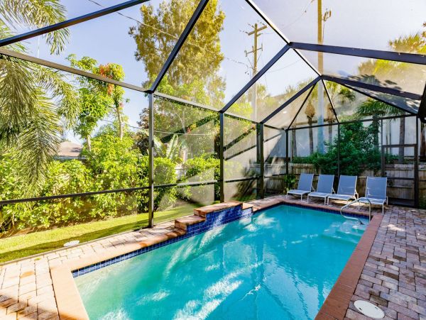 Naples Vacation Home Private Pool & Sleeps 8 Guests