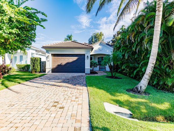 Naples Vacation Home Private Pool & Sleeps 8 Guests