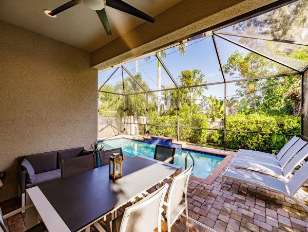 Naples Vacation Home Private Pool & Sleeps 8 Guests