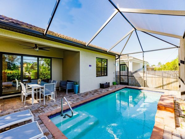 Naples Vacation Home Private Pool & Sleeps 8 Guests