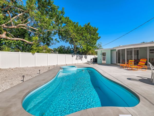 Private Pool Home Sleeps 8 Guests in Bradenton Beach
