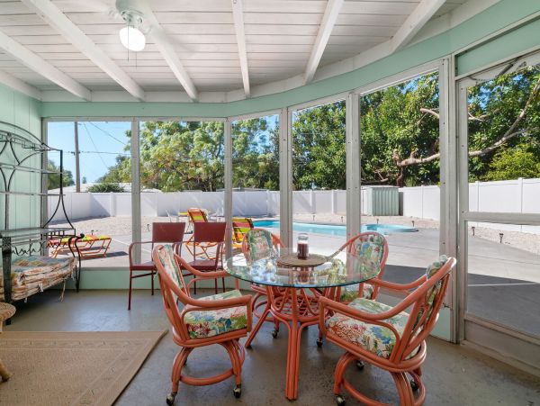 Private Pool Home Sleeps 8 Guests in Bradenton Beach