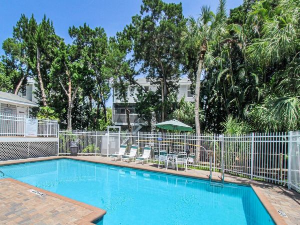 Beautiful Holmes Beach Vacation Rental With Pool Near Beach