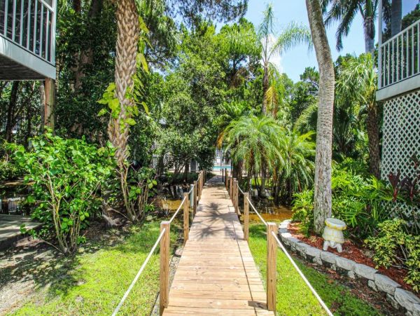 Beautiful Holmes Beach Vacation Rental With Pool Near Beach