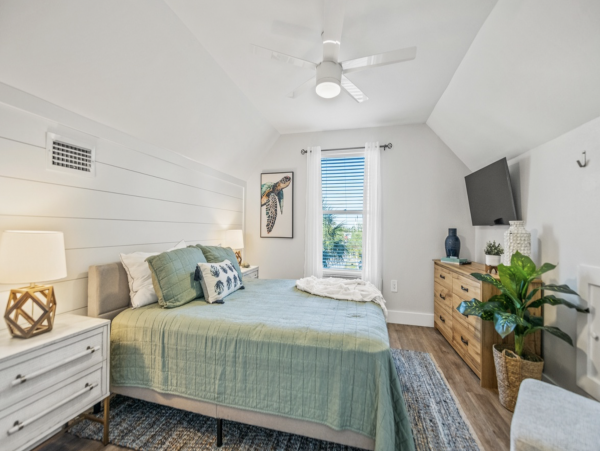 Beautiful Holmes Beach Vacation Rental With Pool Near Beach