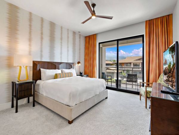 Top Floor 3 Bedroom Vacation Condo Pool & Garden View