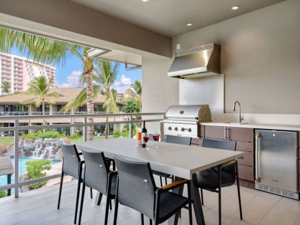 Top Floor 3 Bedroom Vacation Condo Pool & Garden View