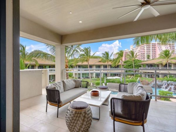 Top Floor 3 Bedroom Vacation Condo Pool & Garden View