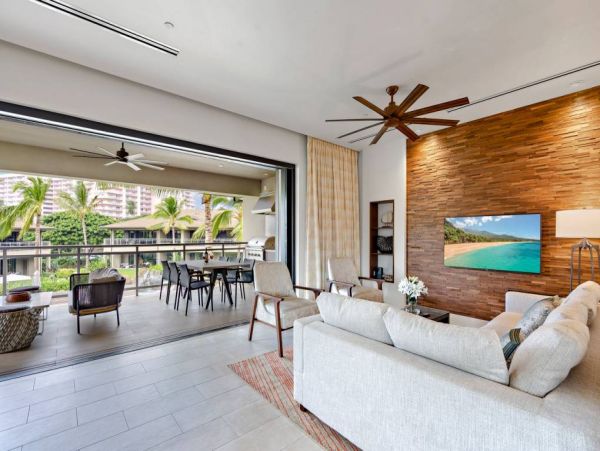 Top Floor 3 Bedroom Vacation Condo Pool & Garden View