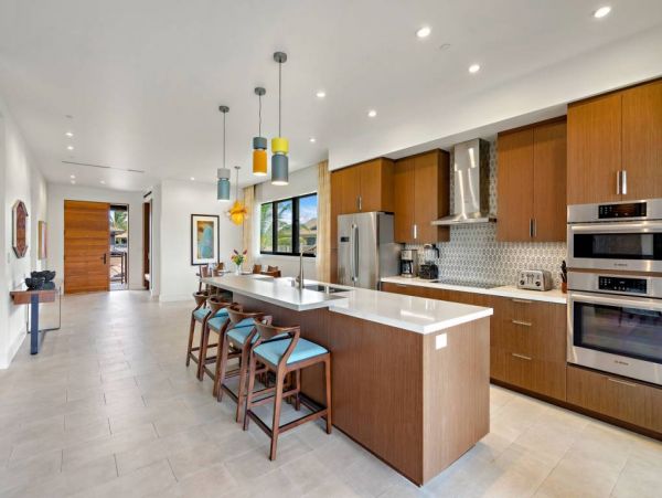 Top Floor 3 Bedroom Vacation Condo Pool & Garden View