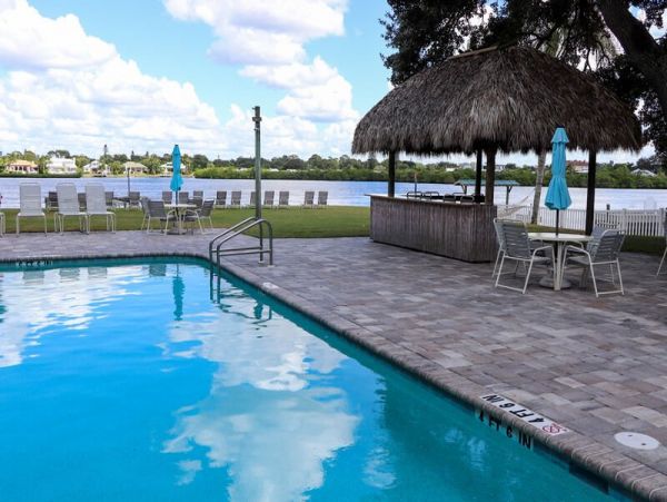 Beach to Bay Vacation Condo on Siesta Key