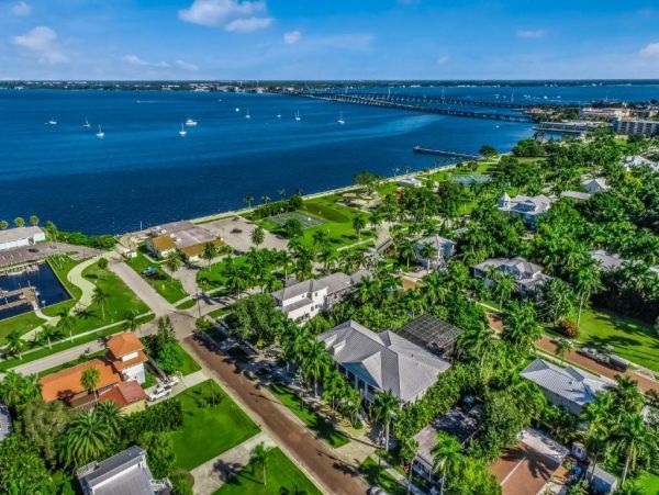 Beatutiful Vacation Bungalow in Punta Gorda Sleeps Four