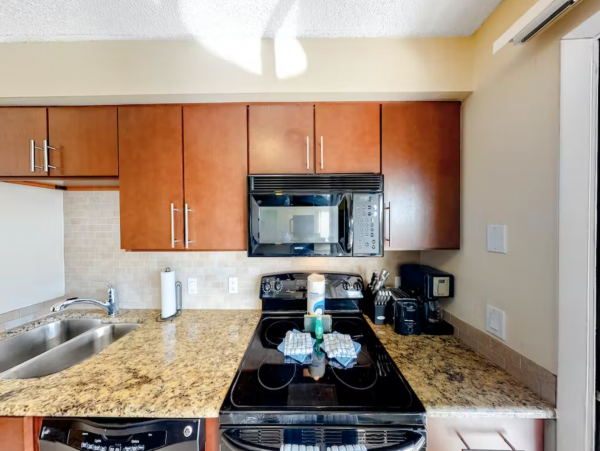 Beautiful Holmes Beach Vacation Condo with Pool Near Beach