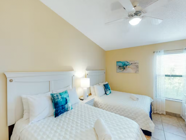 Beautiful Holmes Beach Vacation Condo with Pool Near Beach