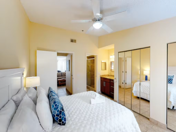 Beautiful Holmes Beach Vacation Condo with Pool Near Beach