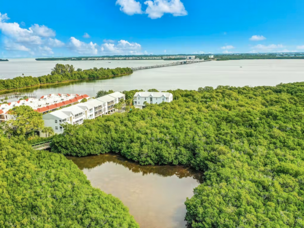 Beautiful Holmes Beach Vacation Condo with Pool Near Beach