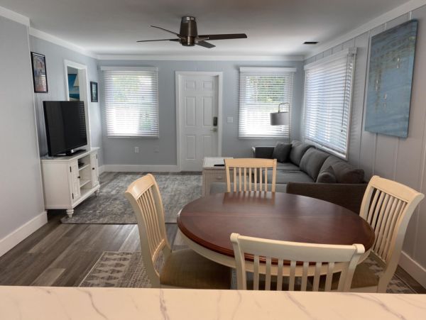 Two Bedroom Plus Den Side Villa in Boca Grande Sleeps Six