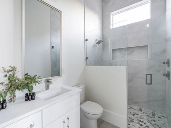 Walk to Beach MIramar Vacation Pool Home With Eight Bedroom
