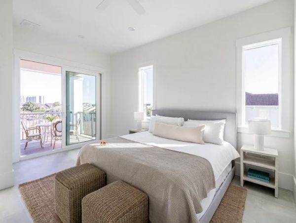 Walk to Beach MIramar Vacation Pool Home With Eight Bedroom