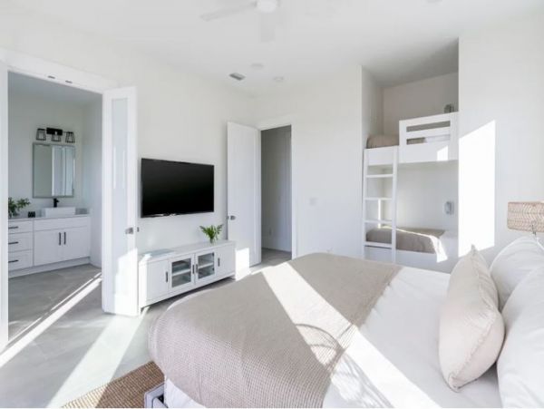 Walk to Beach MIramar Vacation Pool Home With Eight Bedroom