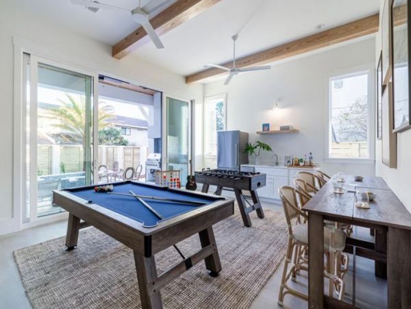 Walk to Beach MIramar Vacation Pool Home With Eight Bedroom