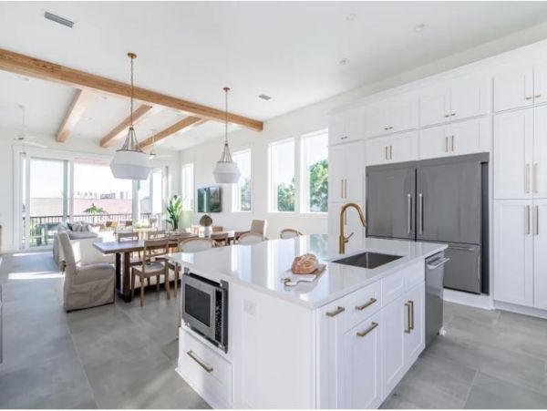 Walk to Beach MIramar Vacation Pool Home With Eight Bedroom