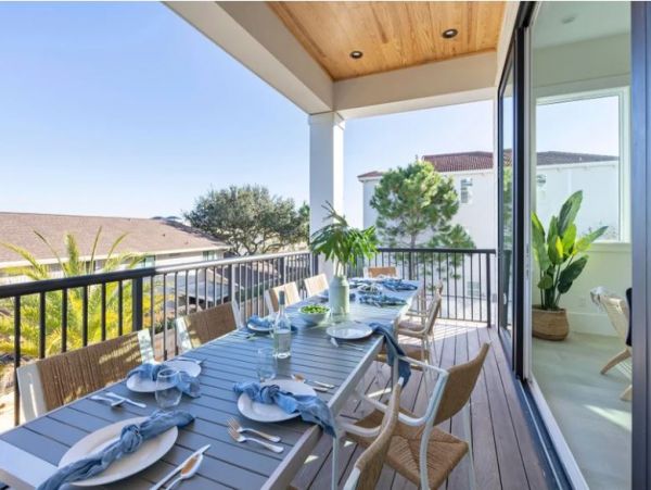 Walk to Beach MIramar Vacation Pool Home With Eight Bedroom