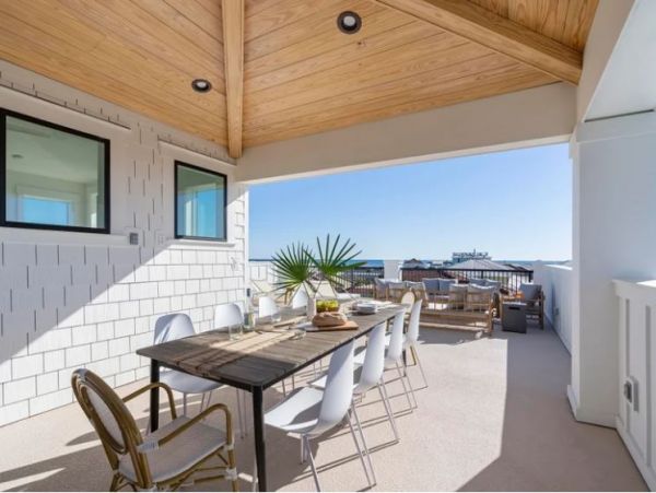 Walk to Beach MIramar Vacation Pool Home With Eight Bedroom