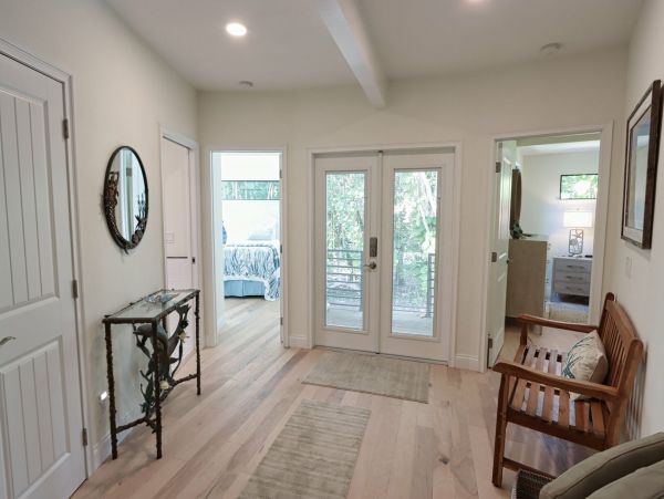 Walk to Beach Vacation Home Two Bedrooms in Sanibel Sleeps 8