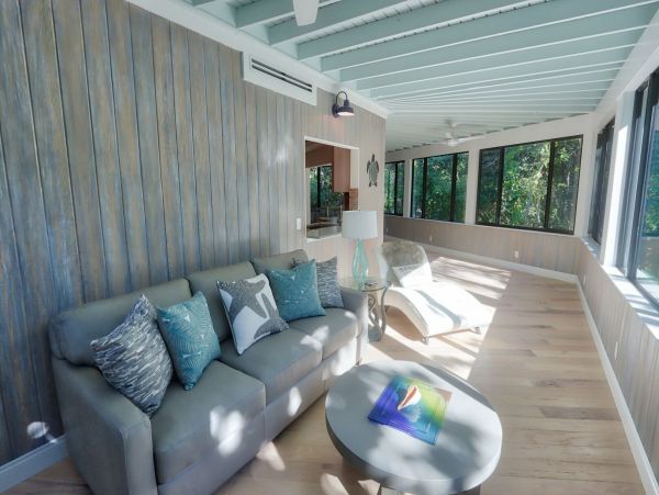 Walk to Beach Vacation Home Two Bedrooms in Sanibel Sleeps 8