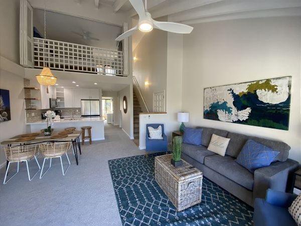 Two Bedroom Vacation Condo Sleeps Six Guests Walk To Beach