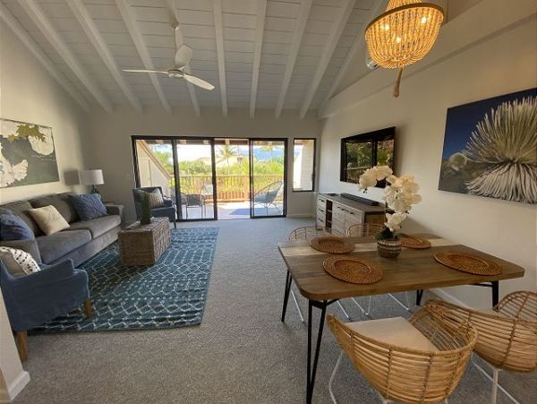 Two Bedroom Vacation Condo Sleeps Six Guests Walk To Beach