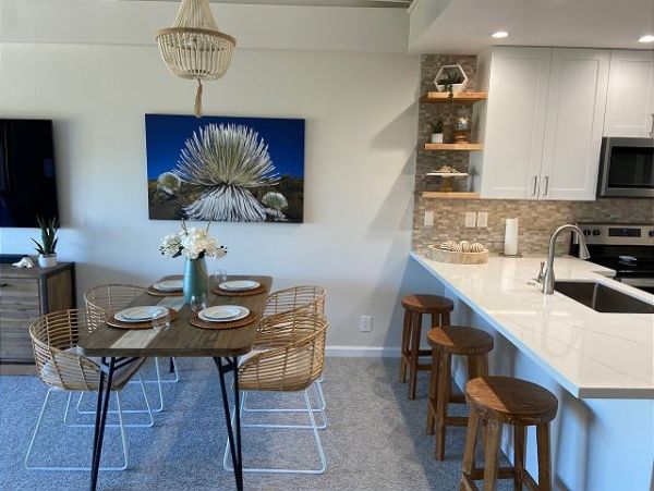 Two Bedroom Vacation Condo Sleeps Six Guests Walk To Beach