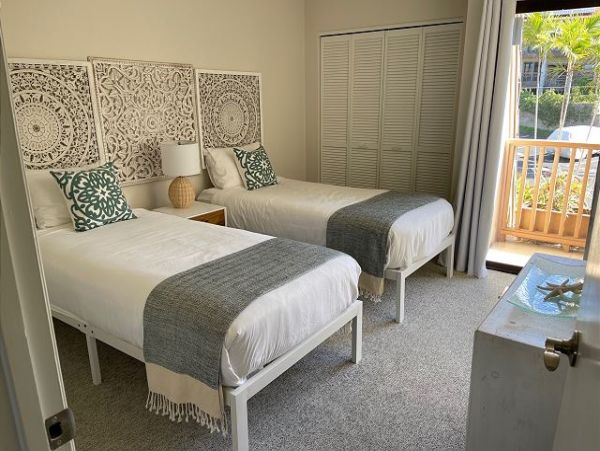 Two Bedroom Vacation Condo Sleeps Six Guests Walk To Beach