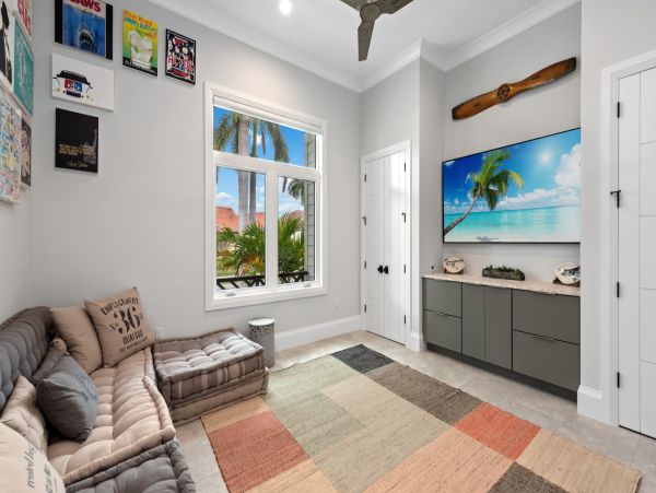 Marco Island 4 Bedroom Vacation Home With Pool & Spa