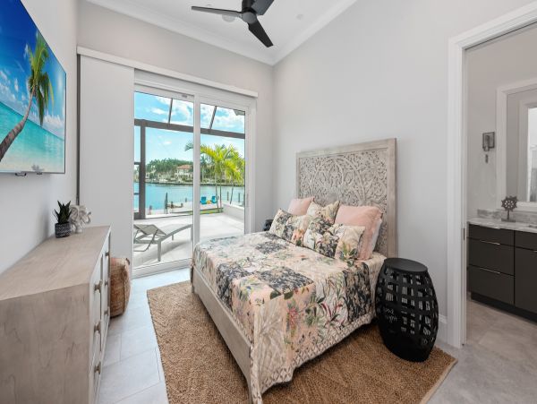 Marco Island 4 Bedroom Vacation Home With Pool & Spa