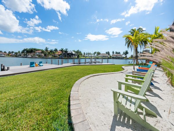 Marco Island 4 Bedroom Vacation Home With Pool & Spa