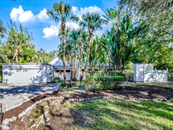 Luxury Four Bedroom Rental Home in Sanibel with Private Pool