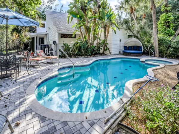 Luxury Four Bedroom Rental Home in Sanibel with Private Pool