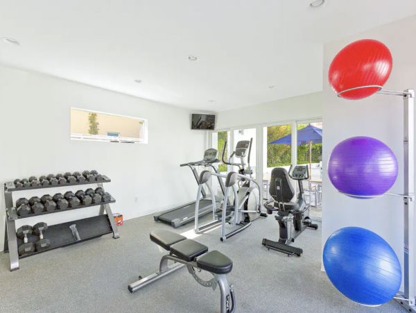 Pompano Beach Right Across The Street - 3 Bedroom Townhome