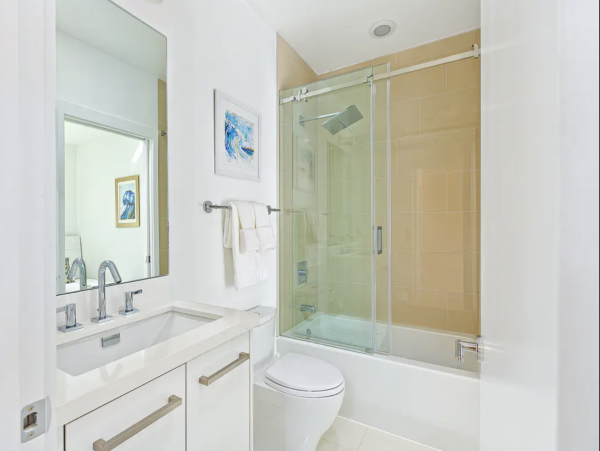 Pompano Beach Right Across The Street - 3 Bedroom Townhome