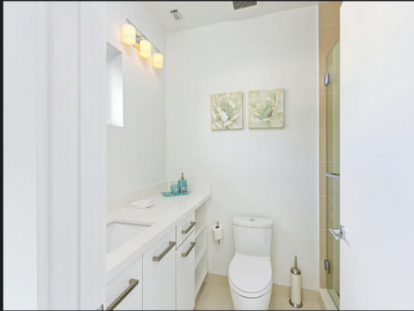 Pompano Beach Right Across The Street - 3 Bedroom Townhome