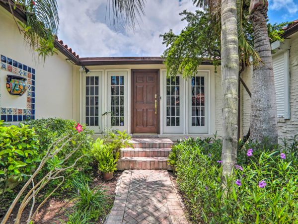 Canal Front Family Friendly Fort Lauderdale Home Sleeps 9