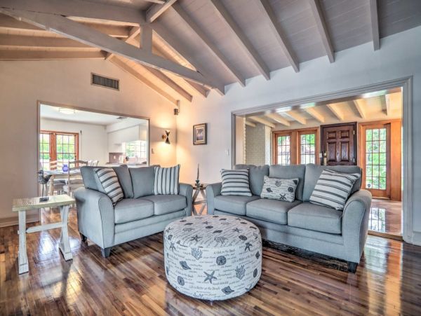 Canal Front Family Friendly Fort Lauderdale Home Sleeps 9