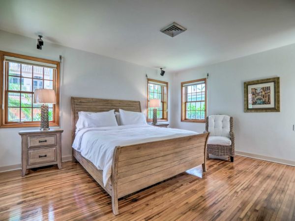 Canal Front Family Friendly Fort Lauderdale Home Sleeps 9