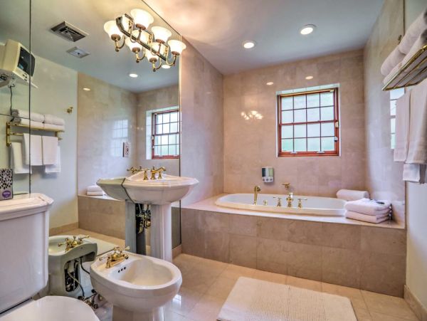 Canal Front Family Friendly Fort Lauderdale Home Sleeps 9