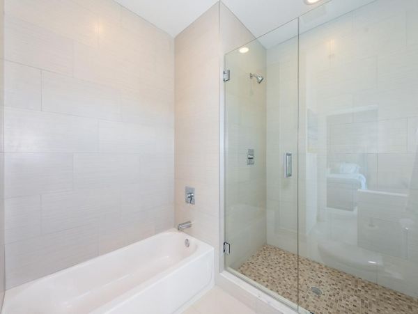 Walk to Beach Vacation Townhouse in Pompano Beach Sleeps 8