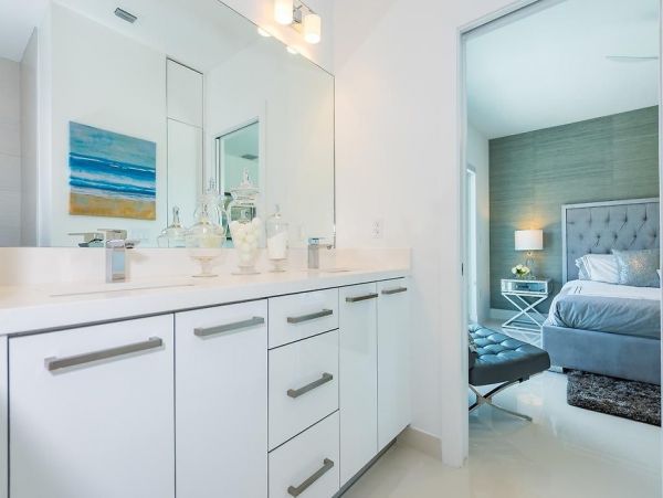 Walk to Beach Vacation Townhouse in Pompano Beach Sleeps 8